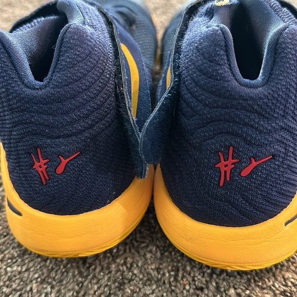 Kyrie Irving Nike shoes sz 7Y - Picture 4 of 5